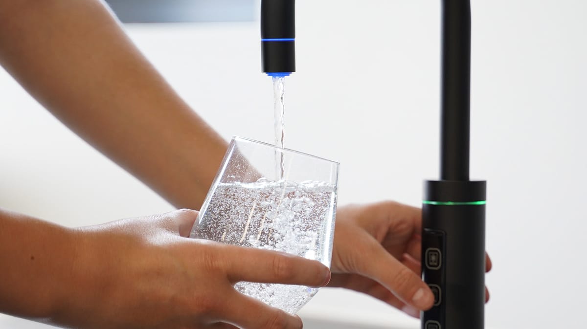 Sedimentation stage of water filtration: diagram showing how heavy particles settle and are removed during the water purification process for perth homes.
